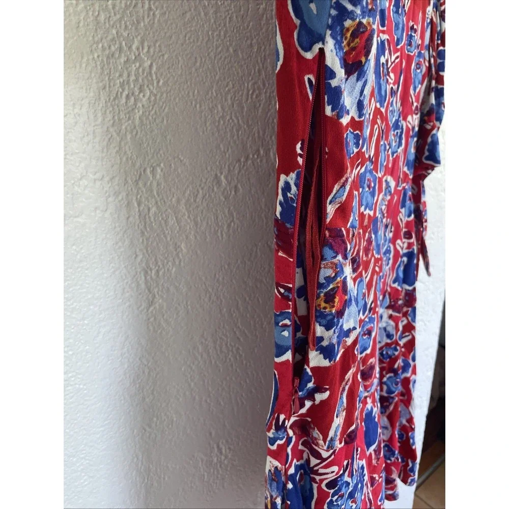FREE PEOPLE DRESS  Size 2 Red, White, & Blue Floral Short Sleeve V-Neck New XS